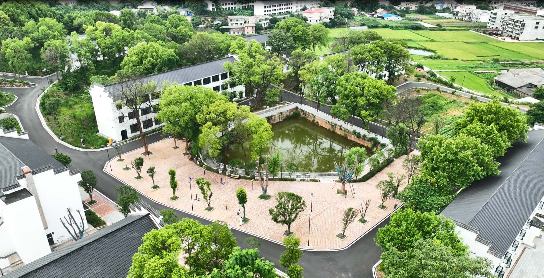 俯瞰華遠(yuǎn)康養(yǎng)中心，優(yōu)美的環(huán)境